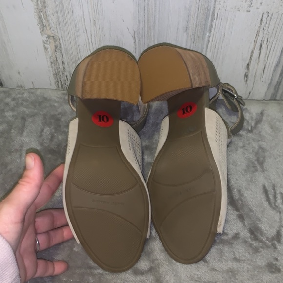 1020 Marc Fisher Gabie-T Leather Stacked Block Heel Sandals AS IS - Picture 7 of 10